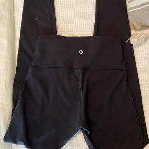 Lululemon size 6 wunder under leggings
